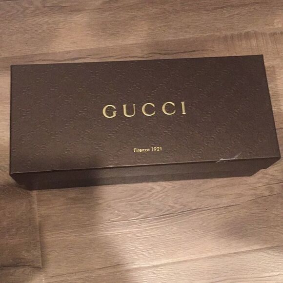 Gucci box  - Picture 1 of 4